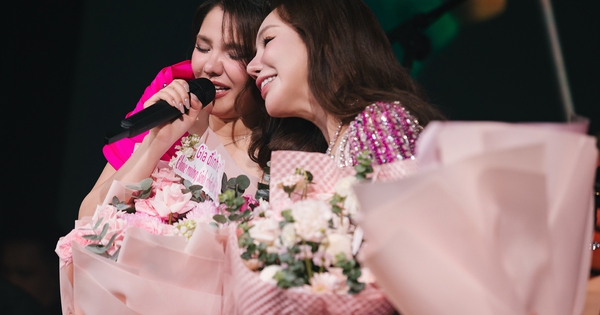 Myra Trần bật khóc trước lời động viên của Hồ Quỳnh Hương trong liveshow sinh nhật - hình ảnh - shbetvn1.com
