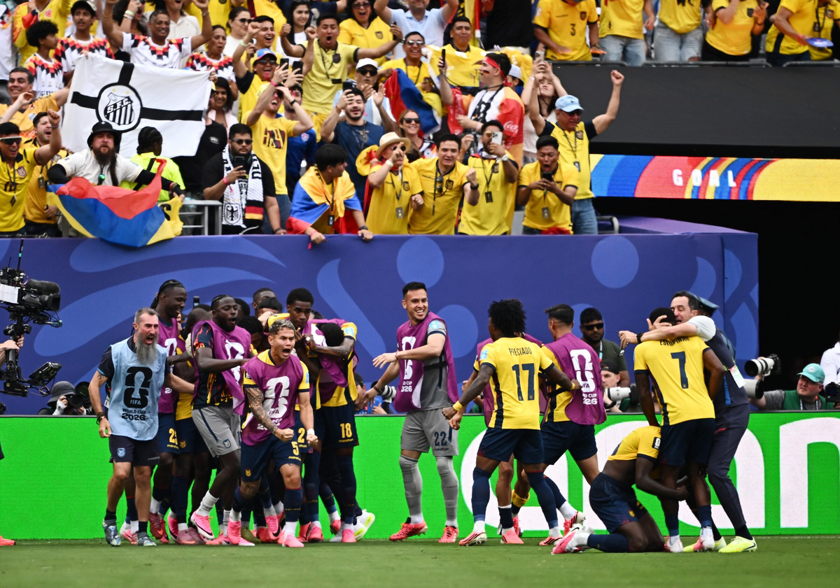 Ecuador quật ngã Đức, lách khe cửa hẹp vào vòng knock-out - hình ảnh - shbetvn1.com