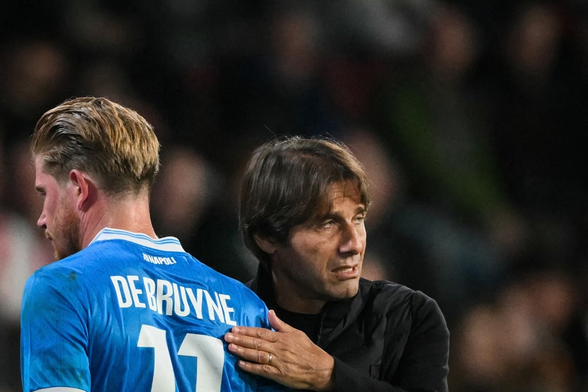 Phía sau vụ De Bruyne công kích HLV Conte: Mâu thuẫn nổ ra sau khi chia tay Napoli - hình ảnh - shbetvn1.com Phía sau vụ De Bruyne công kích HLV Conte: Mâu thuẫn nổ ra sau khi chia tay Napoli - hình ảnh - shbetvn1.com