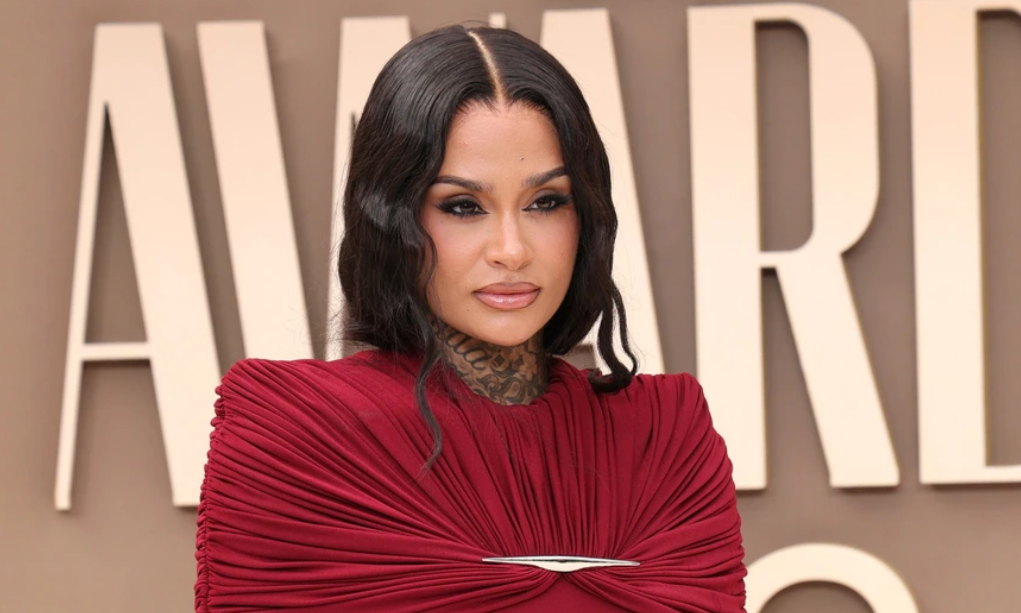 Ca sĩ Mỹ Kehlani tỏa sáng với thiết kế của NTK Việt tại lễ trao giải BET 2026 - hình ảnh - shbetvn1.com Ca sĩ Mỹ Kehlani tỏa sáng với thiết kế của NTK Việt tại lễ trao giải BET 2026 - hình ảnh - shbetvn1.com