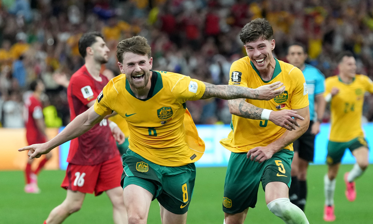 Australia thắng trận ra quân World Cup sau 20 năm - hình ảnh - shbetvn1.com Australia thắng trận ra quân World Cup sau 20 năm - hình ảnh - shbetvn1.com