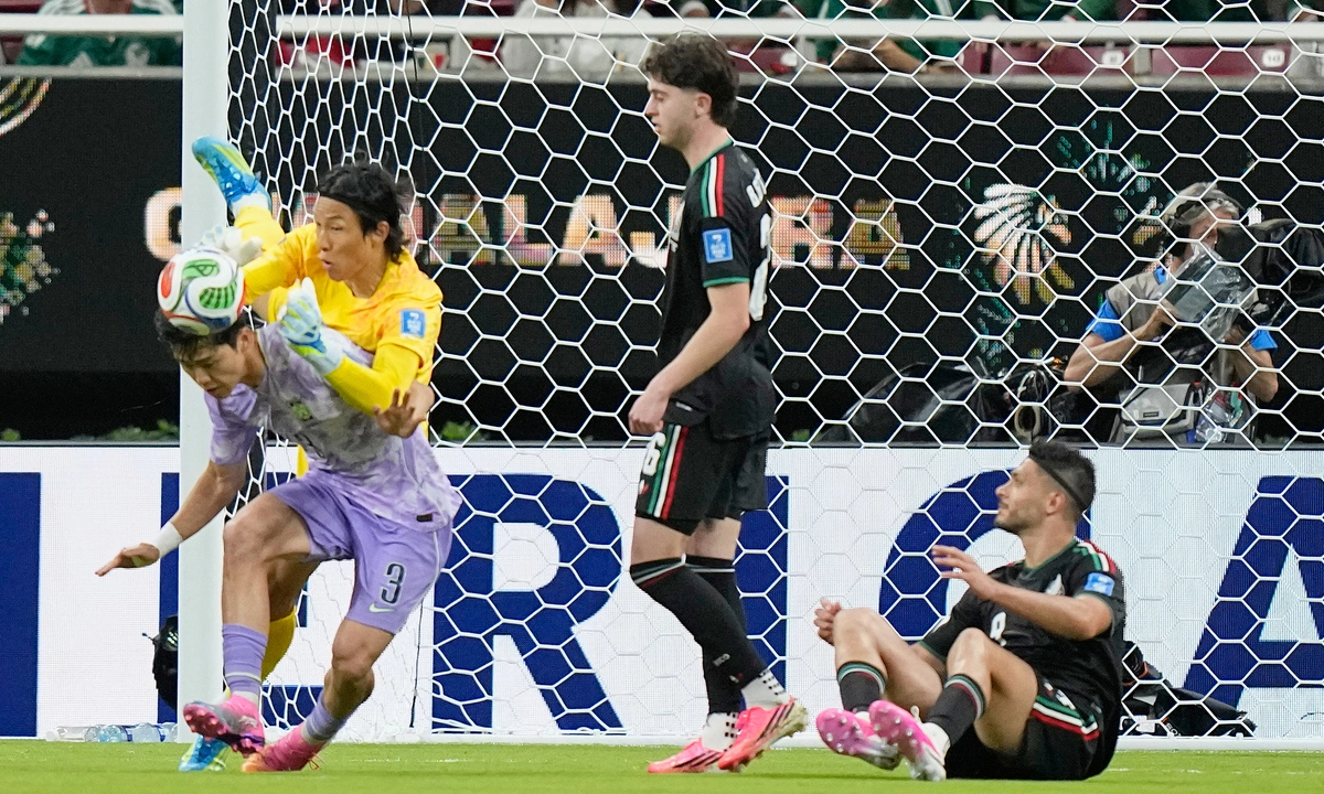 Mexico vượt qua vòng bảng World Cup 2026 nhờ sai lầm của thủ môn Hàn Quốc - hình ảnh - shbetvn1.com Mexico vượt qua vòng bảng World Cup 2026 nhờ sai lầm của thủ môn Hàn Quốc - hình ảnh - shbetvn1.com