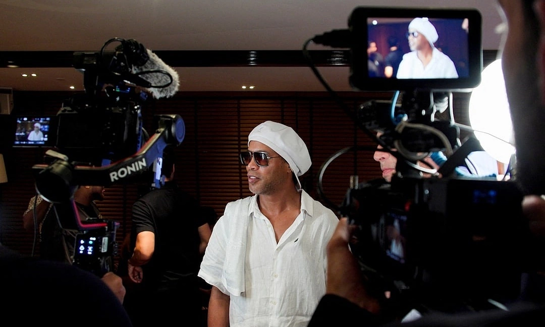 Ronaldinho trở lại sân cỏ ở tuổi 46: Huyền thoại Brazil ký hợp đồng với CLB Italy - hình ảnh - shbetvn1.com