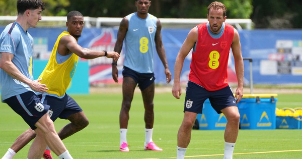 Đội tuyển Anh dùng ‘đồ chơi’ công nghệ cao, vượt nắng nóng khủng khiếp chinh phục World Cup - hình ảnh - shbetvn1.com Đội tuyển Anh dùng ‘đồ chơi’ công nghệ cao, vượt nắng nóng khủng khiếp chinh phục World Cup - hình ảnh - shbetvn1.com