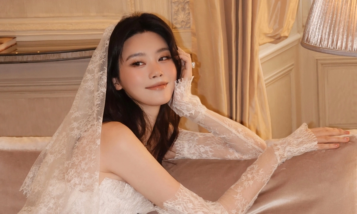 Nhà cái cá cược số 1 SHBET đồng hành cùng tin tức giải trí nóng: Hề Mộng Dao rạng rỡ trong váy cưới Việt - hình ảnh - shbetvn1.com Nhà cái cá cược số 1 SHBET đồng hành cùng tin tức giải trí nóng: Hề Mộng Dao rạng rỡ trong váy cưới Việt - hình ảnh - shbetvn1.com