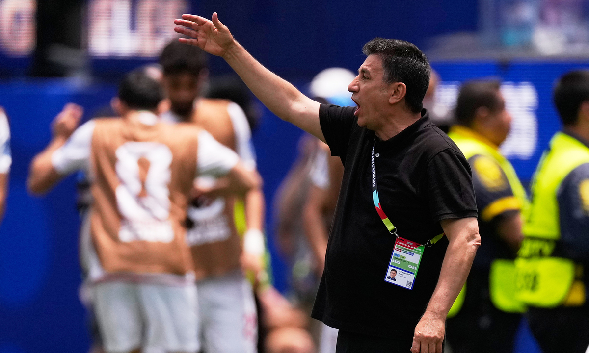 HLV Ghalenoei: ‘Iran bất bại là kỳ tích World Cup’ - hình ảnh - shbetvn1.com HLV Ghalenoei: ‘Iran bất bại là kỳ tích World Cup’ - hình ảnh - shbetvn1.com