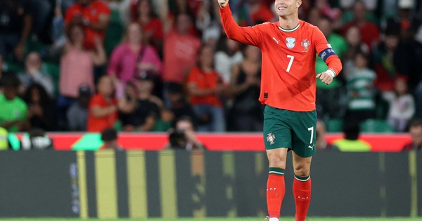 CR7 chưa phải ‘già nhất’ ở World Cup 2026: Cuộc đua của những huyền thoại - hình ảnh - shbetvn1.com CR7 chưa phải ‘già nhất’ ở World Cup 2026: Cuộc đua của những huyền thoại - hình ảnh - shbetvn1.com