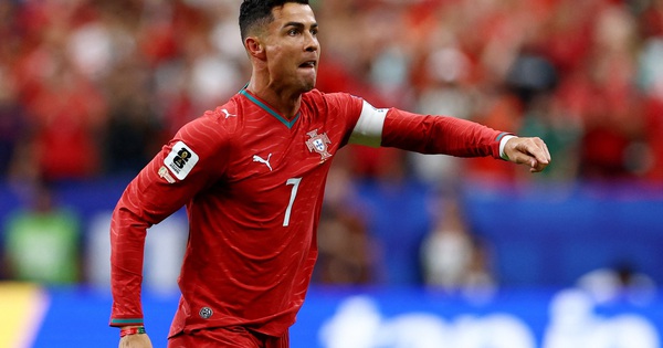 Nhà cái không chặn cập nhật: Ronaldo lập cú đúp, Bồ Đào Nha đại thắng Uzbekistan 5-0 - hình ảnh - shbetvn1.com Nhà cái không chặn cập nhật: Ronaldo lập cú đúp, Bồ Đào Nha đại thắng Uzbekistan 5-0 - hình ảnh - shbetvn1.com
