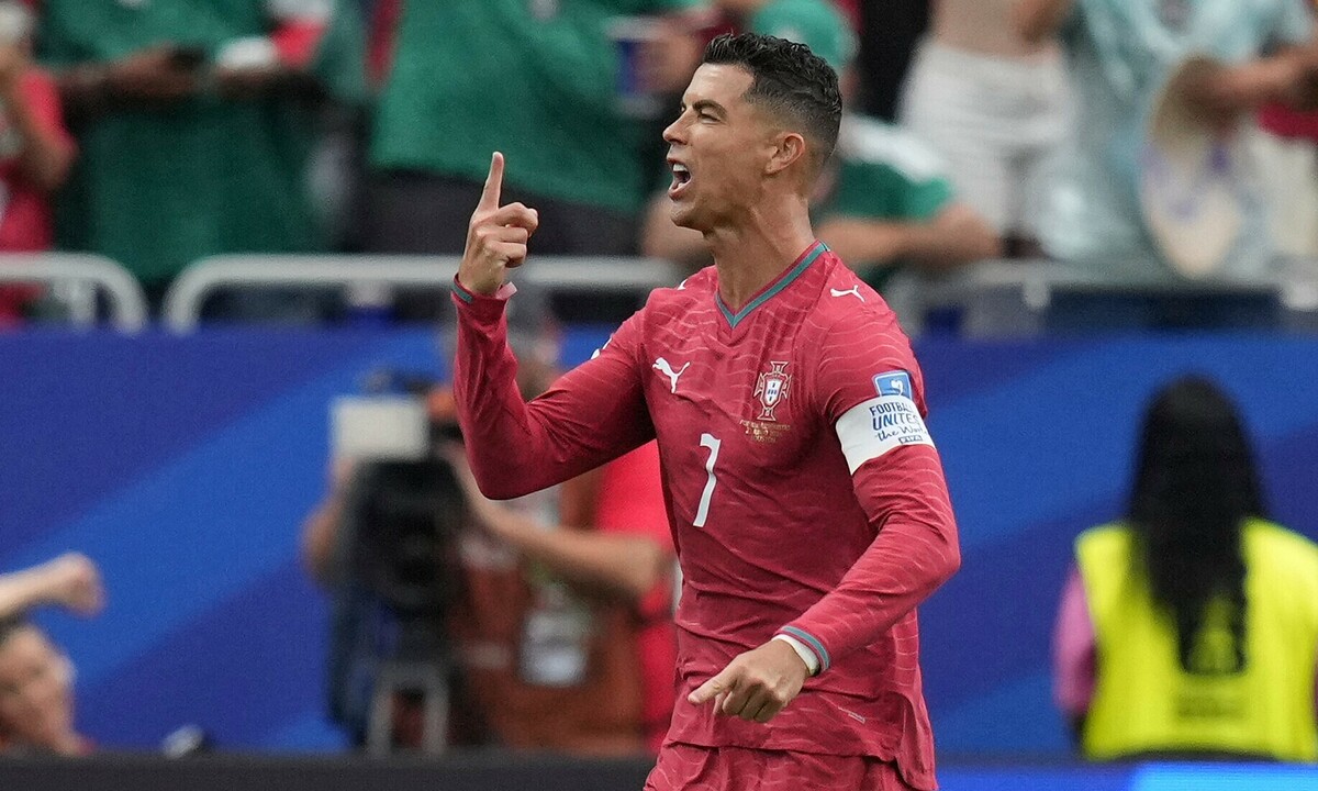 Ronaldo lập kỳ tích World Cup: Cơ hội vàng cho fan cá cược tại SHBET - hình ảnh - shbetvn1.com Ronaldo lập kỳ tích World Cup: Cơ hội vàng cho fan cá cược tại SHBET - hình ảnh - shbetvn1.com