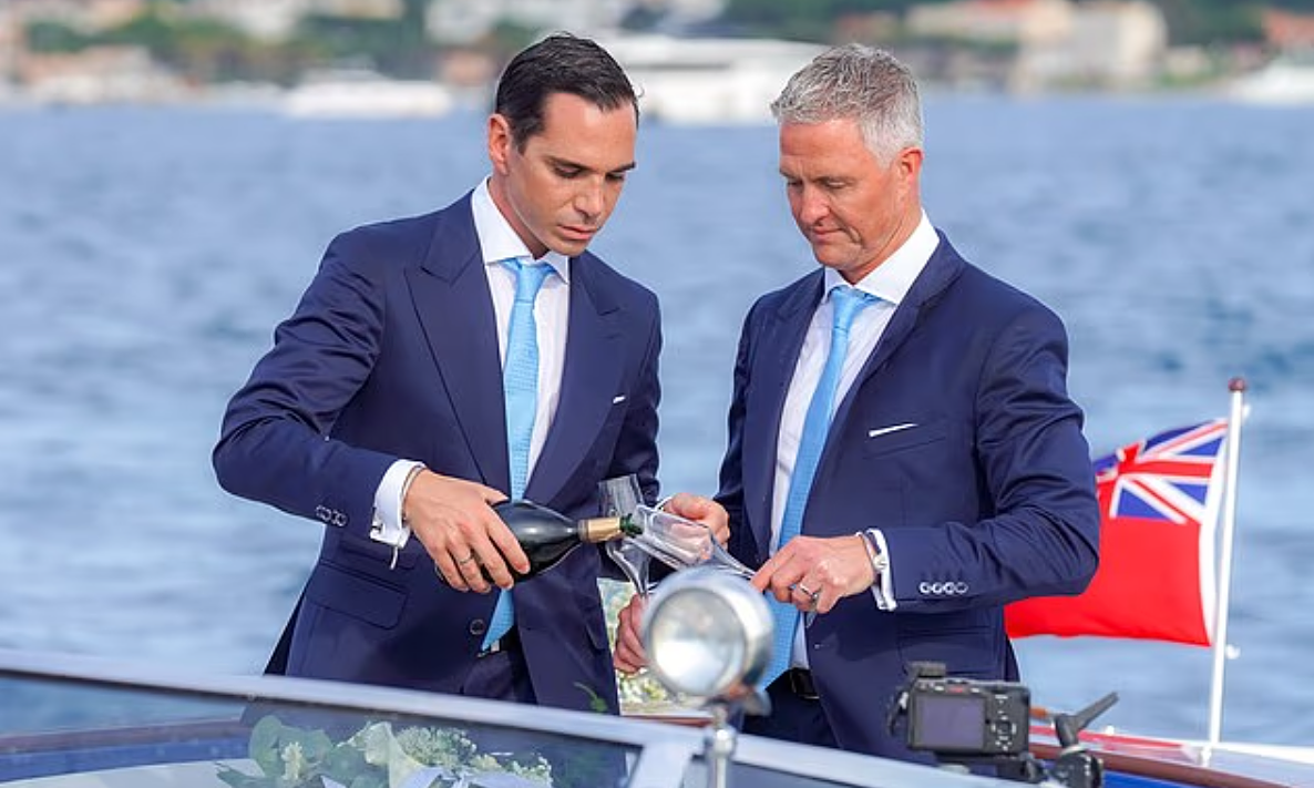 Em trai Michael Schumacher kết hôn đồng giới giữa làn sóng tranh cãi - hình ảnh - shbetvn1.com Em trai Michael Schumacher kết hôn đồng giới giữa làn sóng tranh cãi - hình ảnh - shbetvn1.com