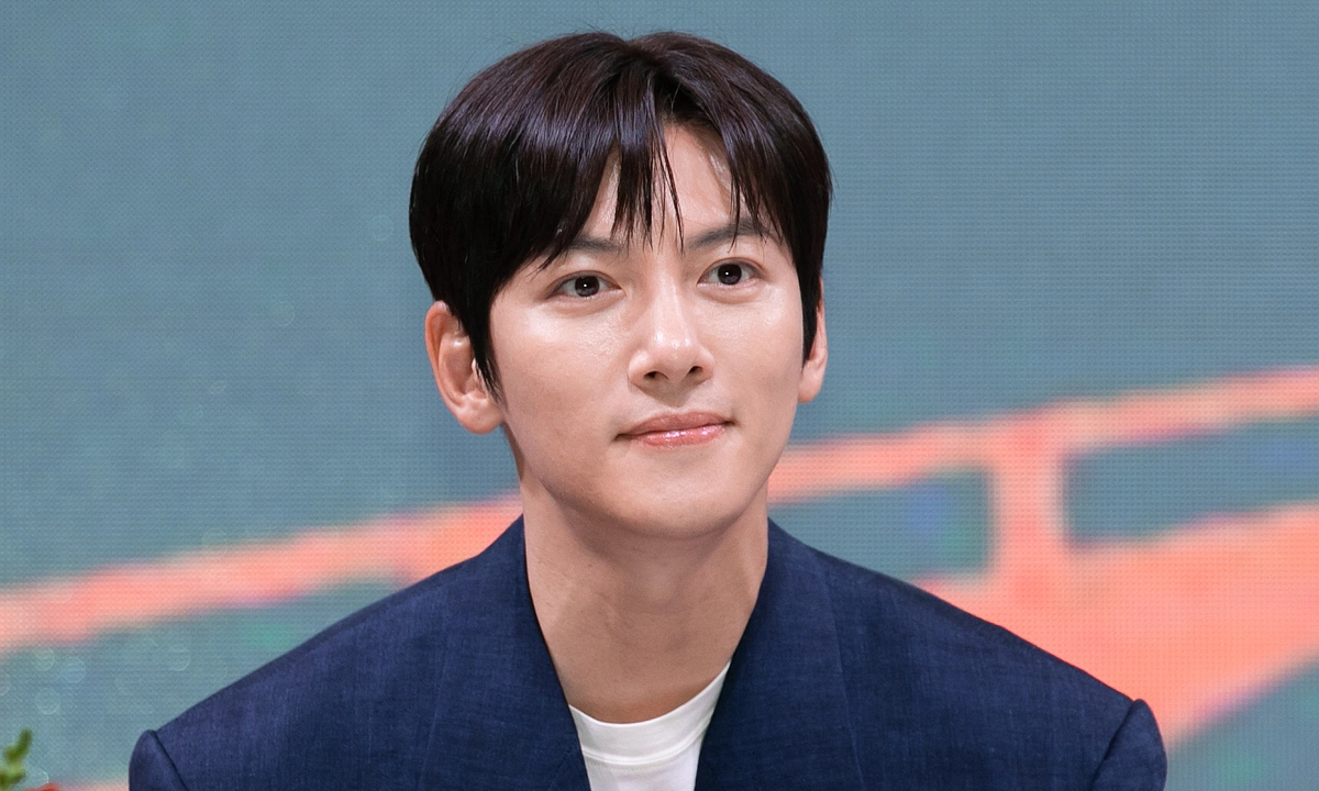 Ji Chang Wook: ‘Tôi nhận năng lượng tích cực khi đến Việt Nam’ - hình ảnh - shbetvn1.com Ji Chang Wook: ‘Tôi nhận năng lượng tích cực khi đến Việt Nam’ - hình ảnh - shbetvn1.com