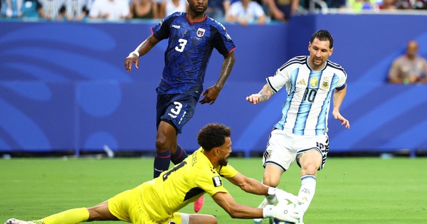 Khoảnh khắc thủ thành Vozinha cản phá cú sút của Messi: Huyền thoại dù Cabo Verde thua - hình ảnh - shbetvn1.com Khoảnh khắc thủ thành Vozinha cản phá cú sút của Messi: Huyền thoại dù Cabo Verde thua - hình ảnh - shbetvn1.com
