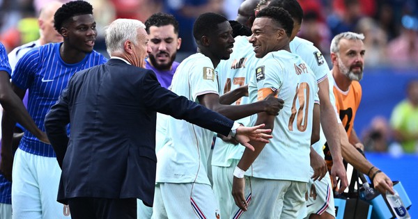 HLV Deschamps đi vào lịch sử World Cup: Mbappe – Dembele tái lập kỳ tích của Brazil: góc nhìn mới cho người chơi Việt - hình ảnh - shbetvn1.com HLV Deschamps đi vào lịch sử World Cup: Mbappe – Dembele tái lập kỳ tích của Brazil: góc nhìn mới cho người chơi Việt - hình ảnh - shbetvn1.com