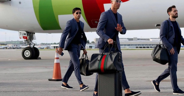 Cristiano Ronaldo bị chấm 0 điểm với trang phục xuất hiện tại World Cup 2026 - hình ảnh - shbetvn1.com Cristiano Ronaldo bị chấm 0 điểm với trang phục xuất hiện tại World Cup 2026 - hình ảnh - shbetvn1.com