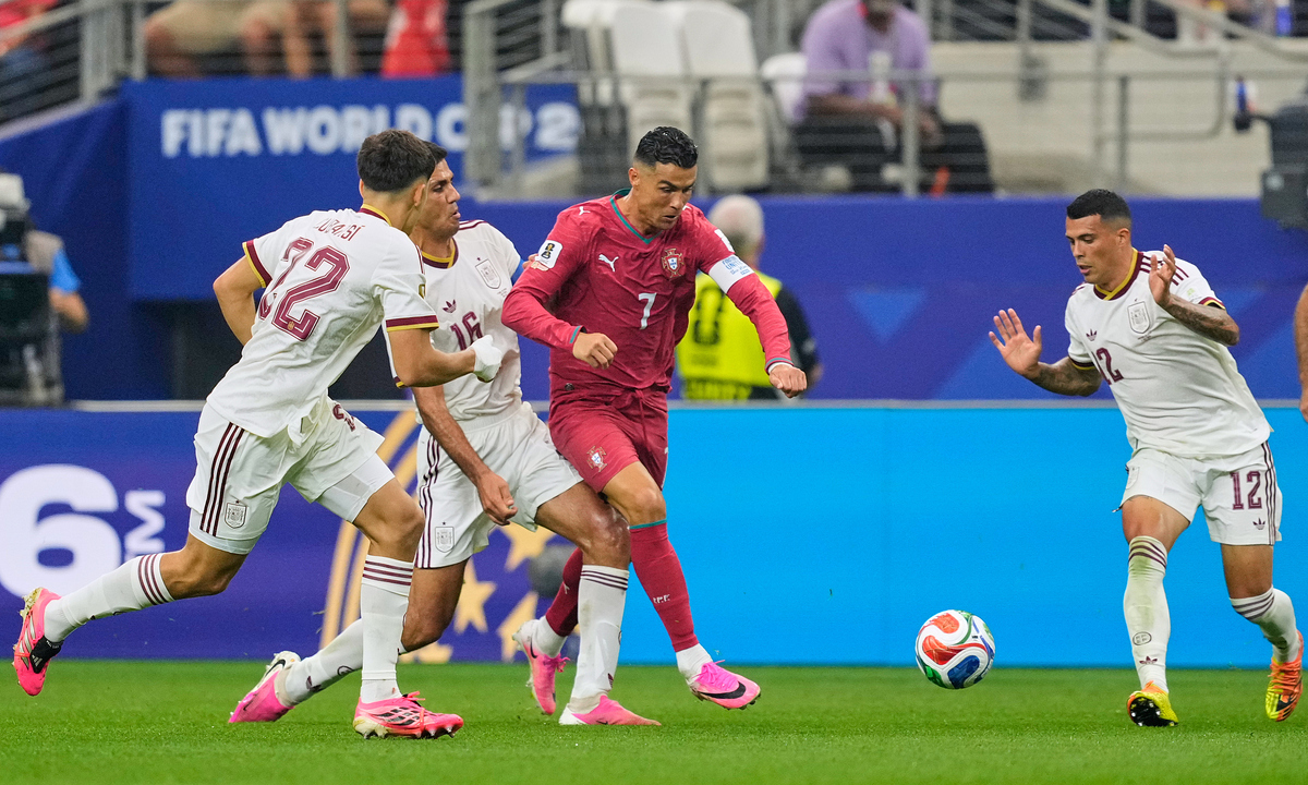Ronaldo nhận điểm thấp nhất trận thua Tây Ban Nha: Cú sốc cho người hâm mộ và cơ hội đặt cược tại SHBET - hình ảnh - shbetvn1.com Ronaldo nhận điểm thấp nhất trận thua Tây Ban Nha: Cú sốc cho người hâm mộ và cơ hội đặt cược tại SHBET - hình ảnh - shbetvn1.com